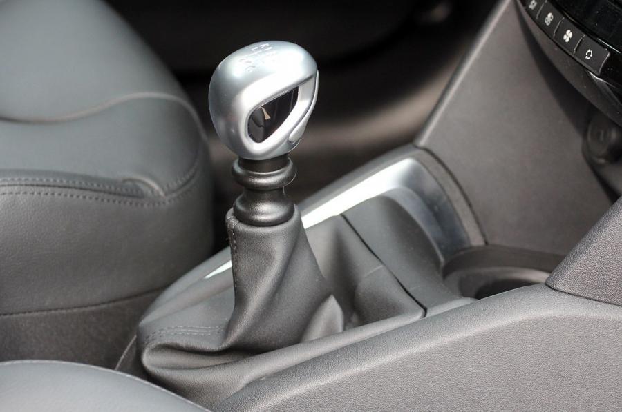  Peugeot 208 5-Door 2012 года  (фото 15 из 73)